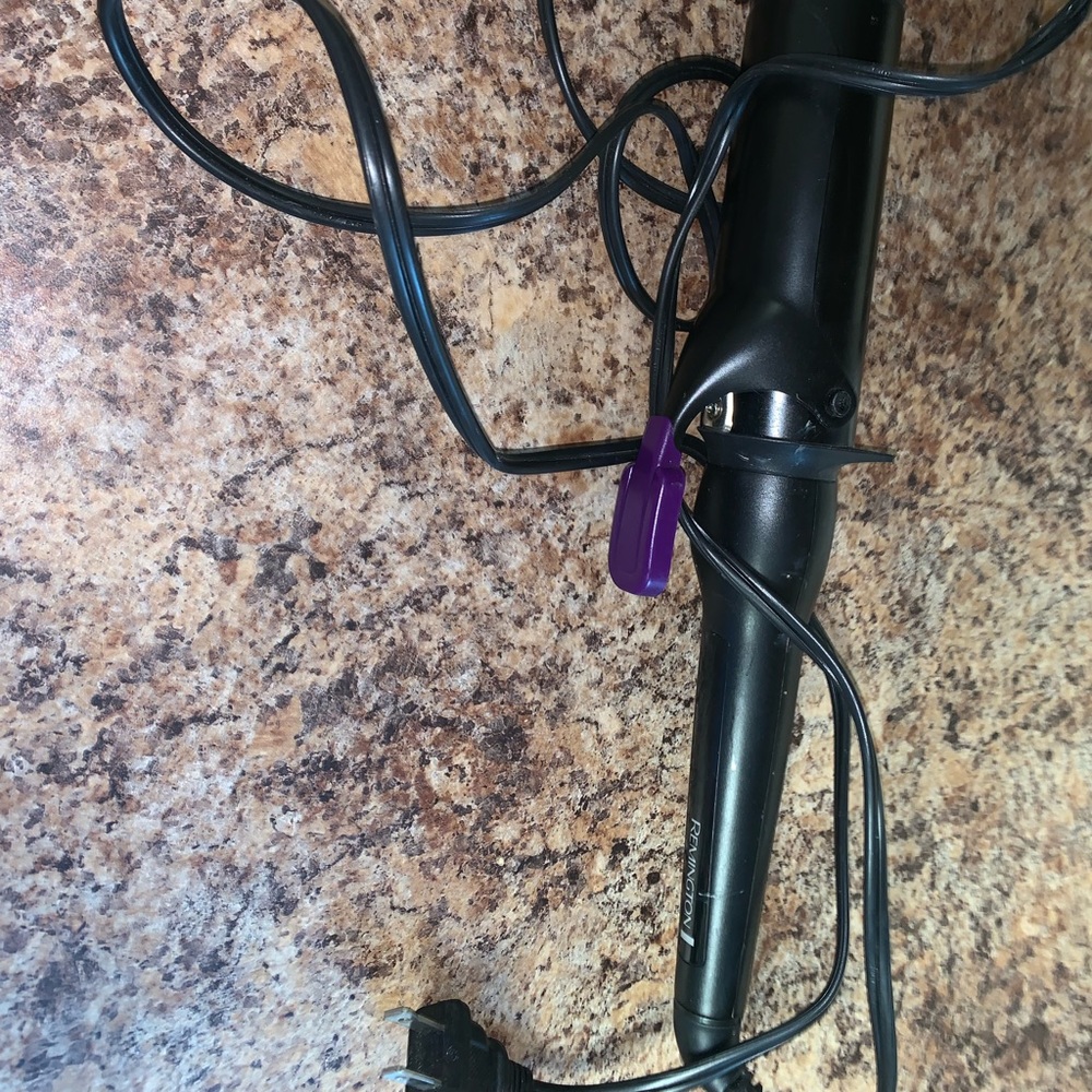 Like new curling iron